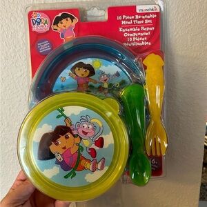Munchkin Dora the Explorer 10 piece reusable set NWT